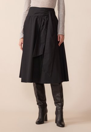 A-linjainen hame - black