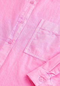 Next OVERSIZED - Blúzka so zapínaním na gombíky - hot pink
