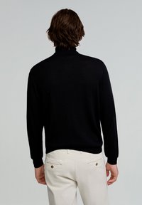 Scalpers CLASSIC ROLL NECK - Strickpullover - black
