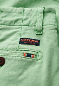 Superdry & Co OFFICER - Shorts - washed green