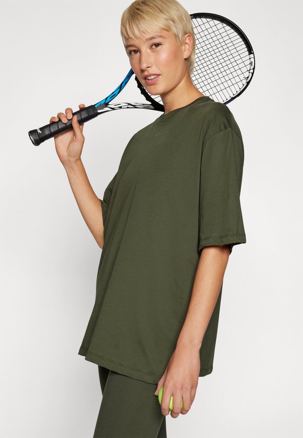 STUDIO OVERSIZED - Basic T-shirt - duffel bag4