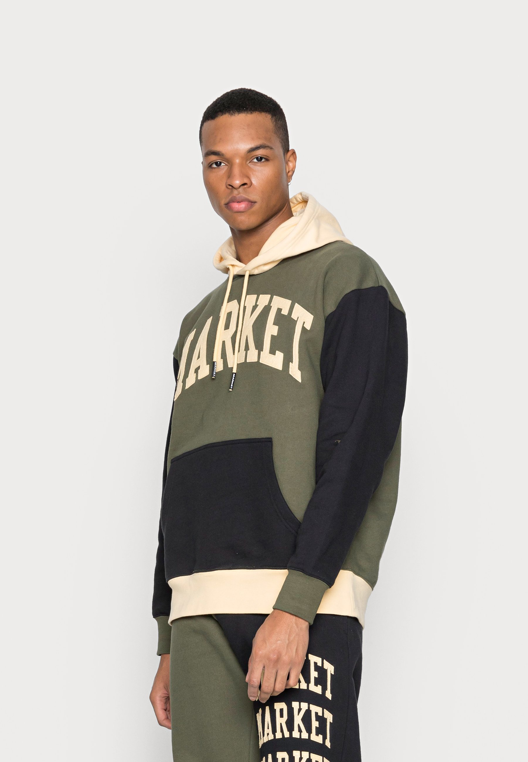 Market COLORBLOCK HOODIE - Hoodie - navy and pine/dark blue - Zalando.de