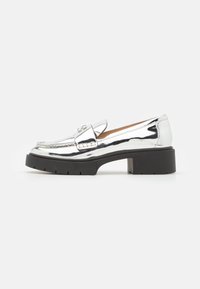 LEAH METALLIC LOAFER - Našuchovačky - silver