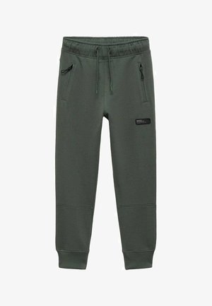 Pantalonii joggeri din fleece verde au un gant de talie cu șnur, buzunare laterale cu fermoar, manșete ribbate și un patch texturat cu logo pe coapsă.