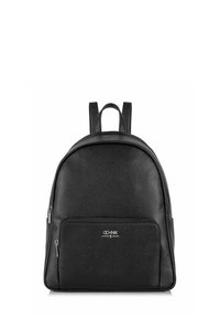 Czarny skórzany plecak o zwartej formie, wyposażony w dwa paski na ramiona, przednią kieszeń na zamek oraz subtelny detal z logo. Gładka tekstura.