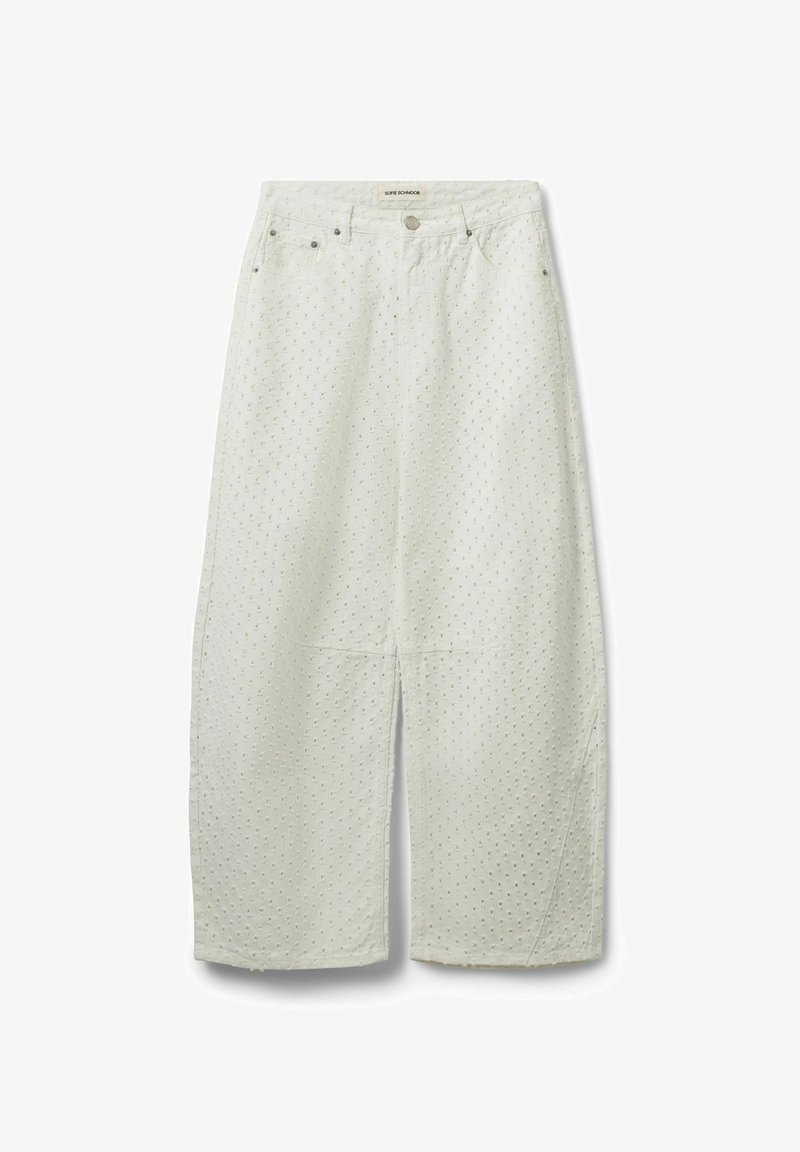 Jupe midi blanche avec petits points brodés, fente à l'avant, passants pour ceinture et fermeture par bouton à la taille.