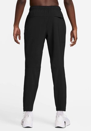 - Spodnie treningowe