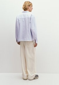 PULL&BEAR STRIPED - Camicia - white