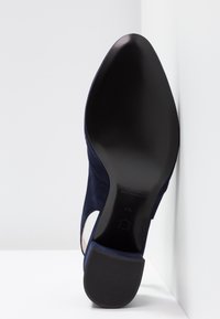 Peter Kaiser Wide Fit Escarpins - dark blue