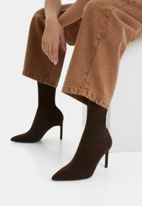 Bershka Botines de tacón - brown