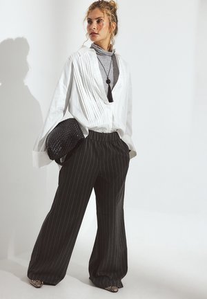 ELASTIC WAIST WIDE - Stoffhose - pinstripe
