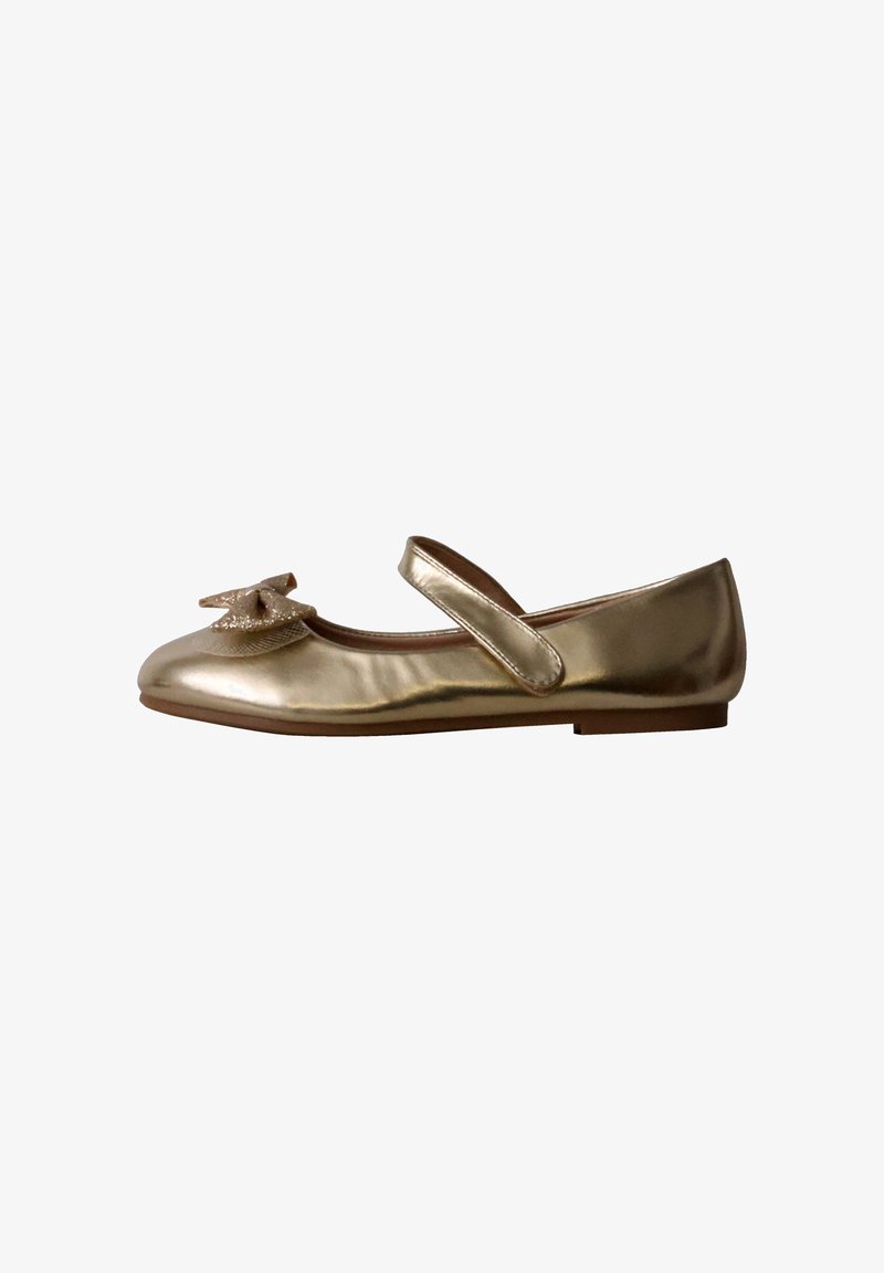Chaussure plate Mary Jane dorée métallisée avec un nœud décoratif sur le bout et une seule bride sur le cou-de-pied.