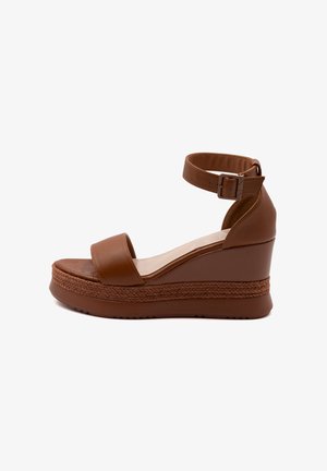 High heeled sandals - light brown