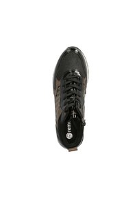 Schwarze und braune Sneaker aus Netzmaterial, mit glänzenden Akzenten, strukturiertem Seitenpanel und Schnürverschluss. Mit Logo auf der Innensohle.