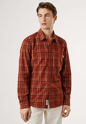 CLIFFTON - Pluus - brick red