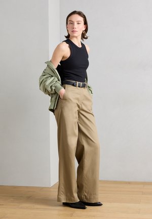 CORE RACER TANK - Débardeur - black