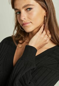 Next V-NECK - Pulóverruha - black