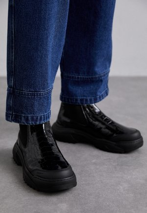 GmbH Boots à talons - black
