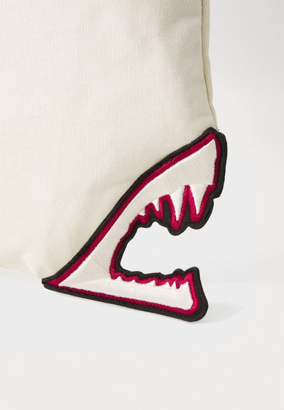 GCDS MORSO TOTE BAG UNISEX - Τσάντα Tote - ivory/red heart