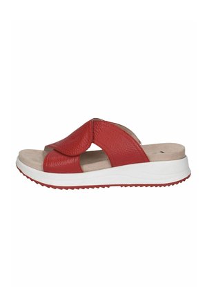 Rode leren schuifzandalen met kruiselings banden, beige binnenzool, witte tussenzool en een rood textuurrubber loopvlak voor extra grip.