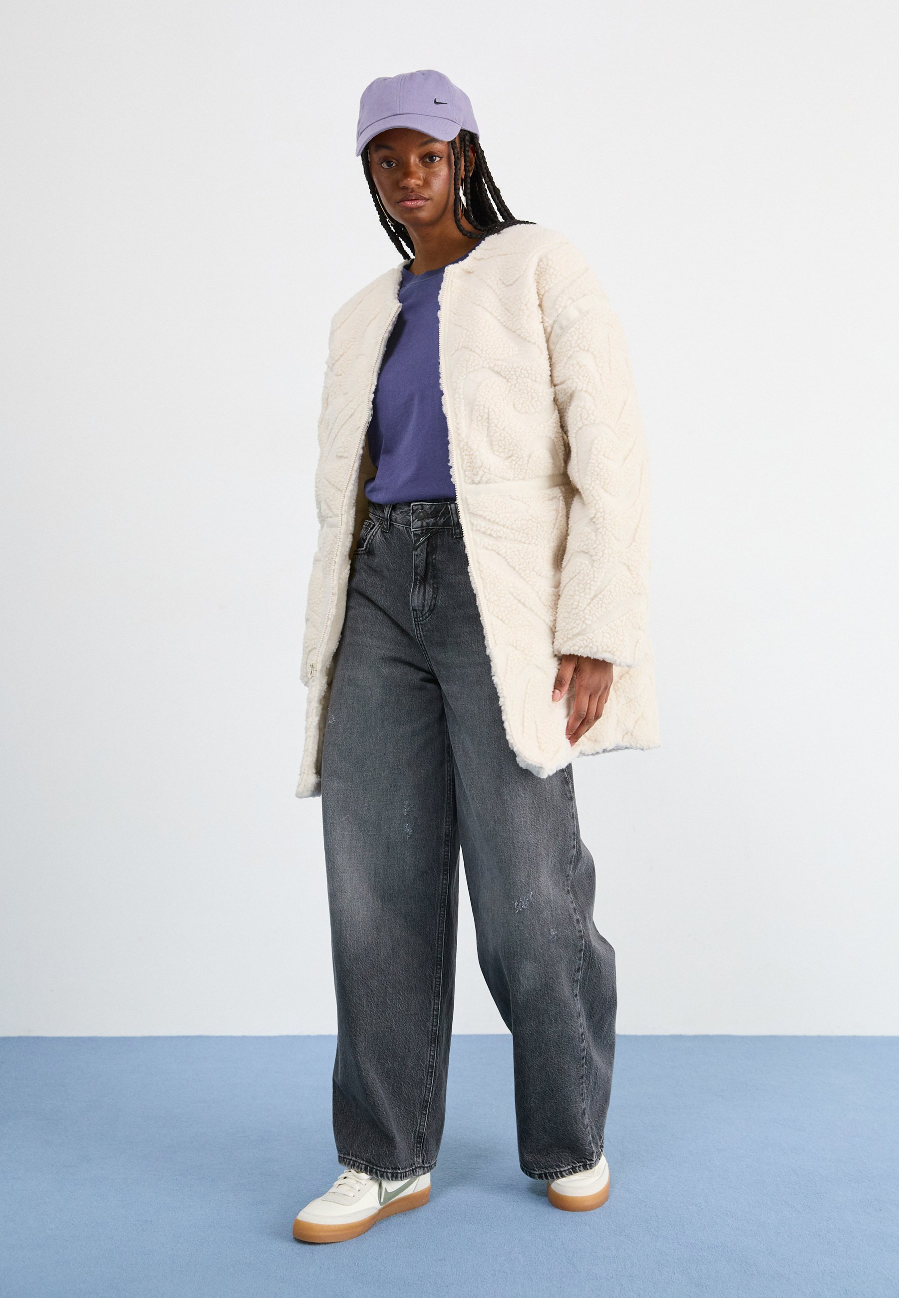 Nike Sportswear COZY - Winter coat - light orewood brown/white