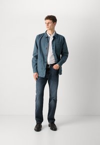 Barbour DEWSBURY GARMENT DYED OVERSHIRT - Könnyű dzseki - dark slate