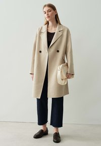OPUS REGULAR FIT - Mantel - macadamia