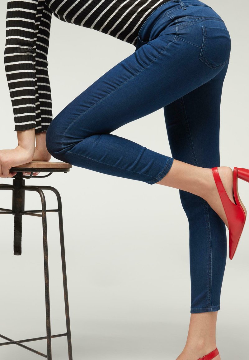 Calzedonia LIGHT PUSH UP Jeans Skinny Fit dunkles jeansblau