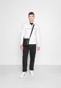 Tommy Hilfiger LOGO MOCK NECK - Camisola - white