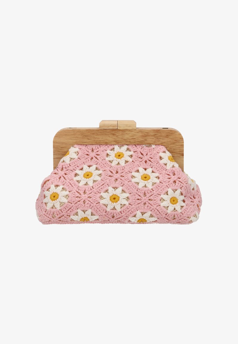 Horgolt rózsaszín kis kézitáska fehér margarétákkal és sárga középpel. Fa keretes zárral. Texturált kötött mintával, virágos kialakítással.