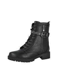 Botas de tobillo de cuero negro con cordones, cremallera lateral, detalle de hebilla y suela texturizada para agarre. Presentan ojales y un diseño de punta redondeada.