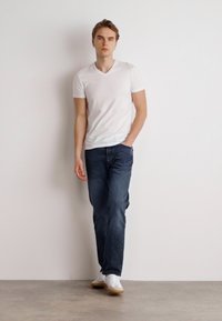 Thumbnail Image 2