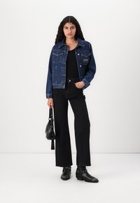 Red Bull Racing x Pepe Jeans CLASSIC JACKET - Veste en jean - blue denim