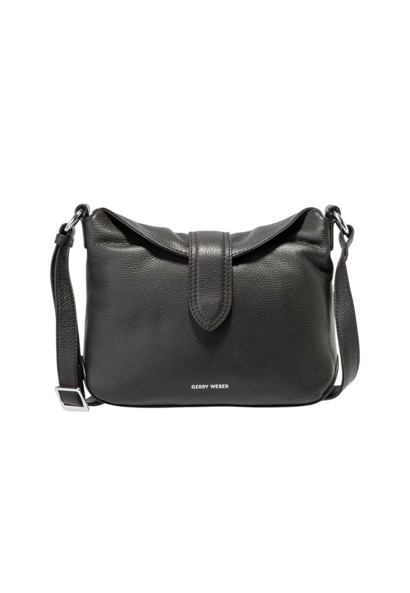 Borsa a spalla in pelle nera con finitura testurizzata, chiusura a pattina, hardware in argento e tracolla regolabile. Presenta il logo sulla parte anteriore.