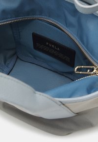 Furla ARCO FLY S TOTE - Borsa a mano - cenere/celestial/artemisia