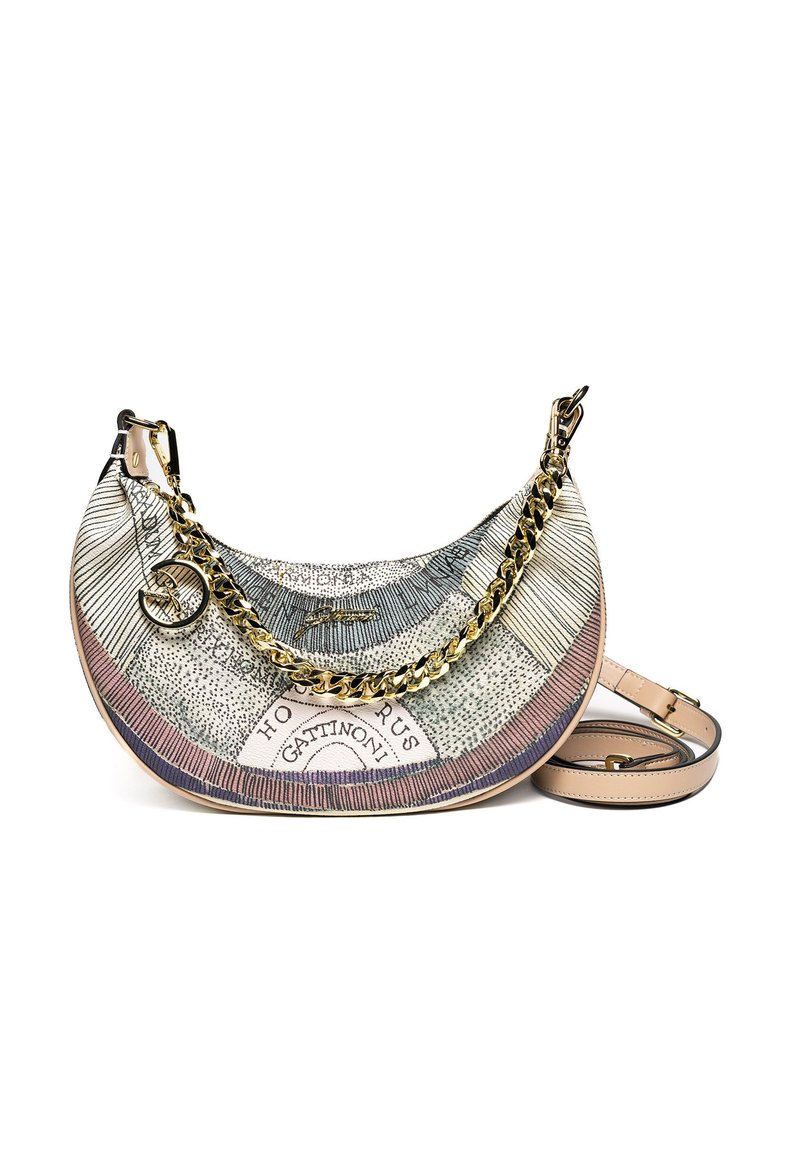 Halvemaanvormige handtas met een meerkleurige abstracte print, gouden kettinghandvat en een afneembare beige leren schouderband.