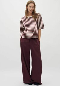 mbyM EMRYS-M - Pluus - bordeaux sugar stripe