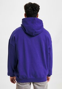 Pegador LOGO OVERSIZED  - Kapuutsiga pusa - washed endless blue