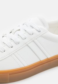 Call it Spring MUNROE - Tenisice - white