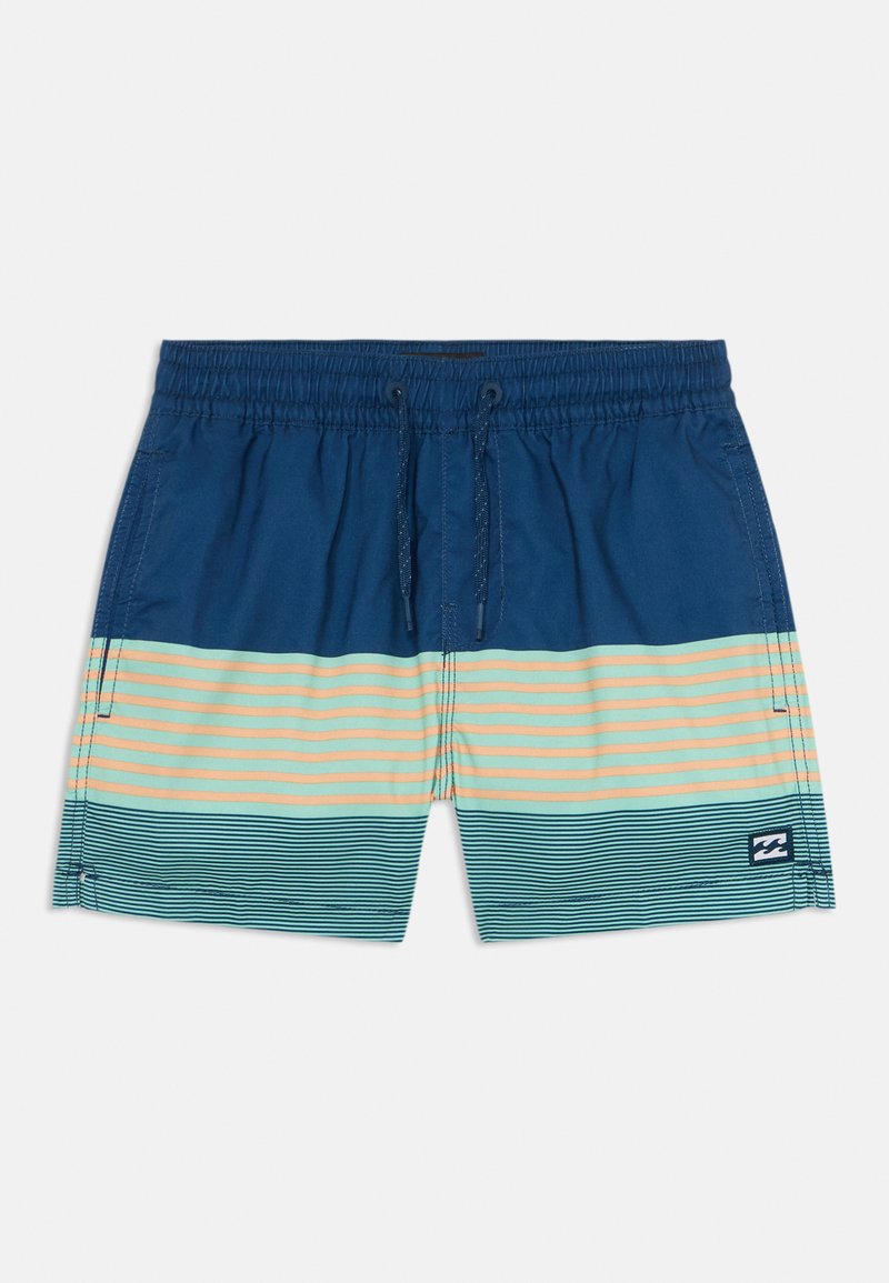 Pantaloni da bagno da uomo con cima blu navy, striati in verde e corallo, dotati di una fascia elastica in vita con cordino e una tasca laterale.