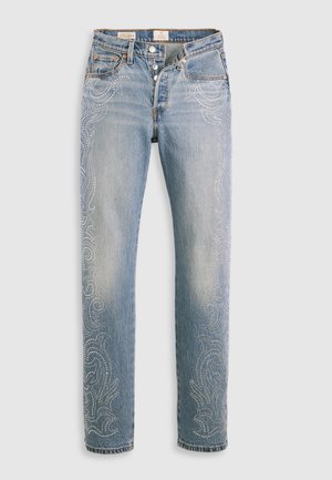 Jeans de denim azul claro com cintura alta, perna reta e padrões decorativos de contas ao longo das costuras externas. Design de cinco bolsos e fecho de botões.