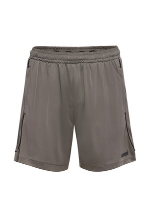 Szare sportowe szorty z elastycznym pasem, bocznymi kieszeniami i subtelnymi pionowymi paskami, z małym czarnym logo na lewej nogawce.