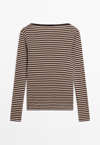 Haut à manches longues avec un large décolleté, présentant des rayures horizontales noires et beiges. Texture lisse avec une coupe ajustée.