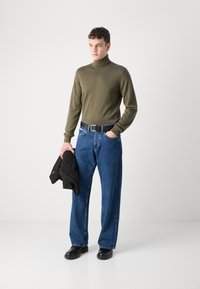HUGO SAN THOMAS - Strickpullover - olive