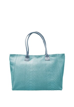 Borsa tote azzurra chiara con doppi manici arrotondati e motivo strutturato che ricorda la pelle di rettile, mostrata su sfondo bianco.