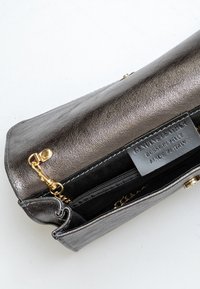 usha Psaníčko - grey