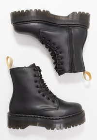 Dr. Martens Stivaletti con plateau - black