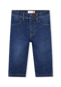 Jeans de mezclilla azul oscuro con un diseño de cinco bolsillos, detalles de costura visibles y cierre de botón. Corte recto con una textura suave.