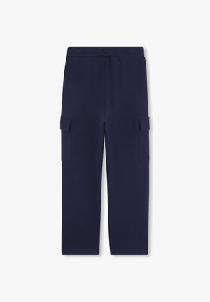 Marineblauwe broek met elastische tailleband en klepzakken op elke dij, weergegeven op een effen witte achtergrond.