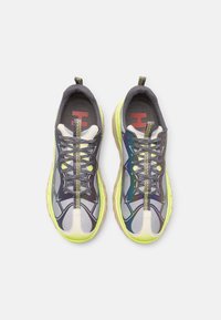 HUGO XENO RUNN RFNYTH - Sneakers laag - silver three